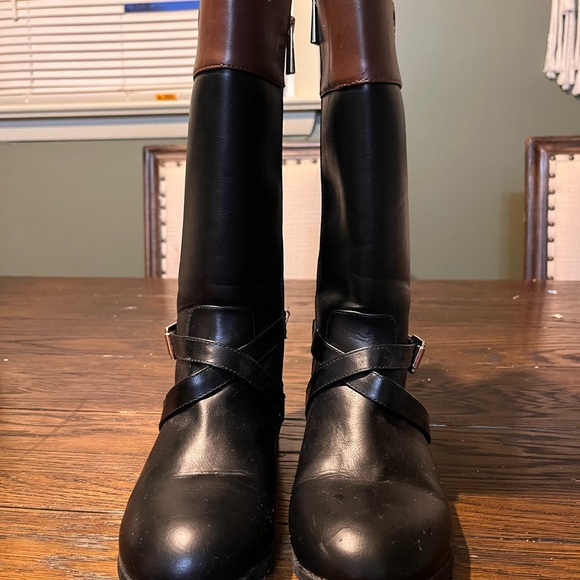 Nice Michael Kors boots. Regular wear and tear. Soles intact. - Picture 4 of 4